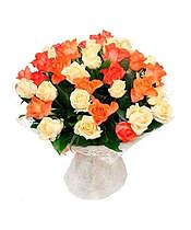 Букет из 39 оранжево-белой розы