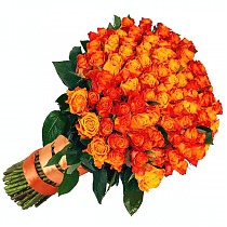Букет из 100 роз оранжевого цвета