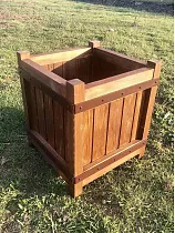 Клумба квадратная  с железными вставками 60*60*70