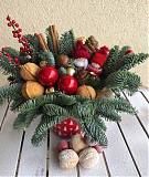 Новогодняя композиция в шляпе 18 см