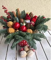 Новогодняя композиция в шляпе 18 см