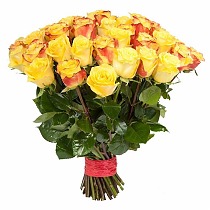 Букет из 25 желто-красных Роз